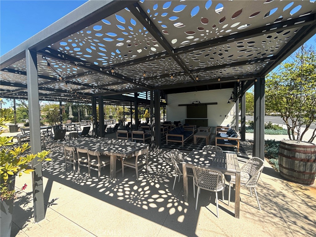 Flora - Residential Lease