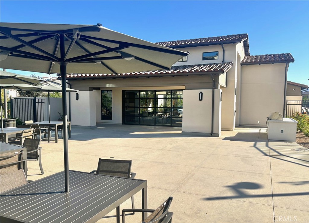 Flora - Residential Lease