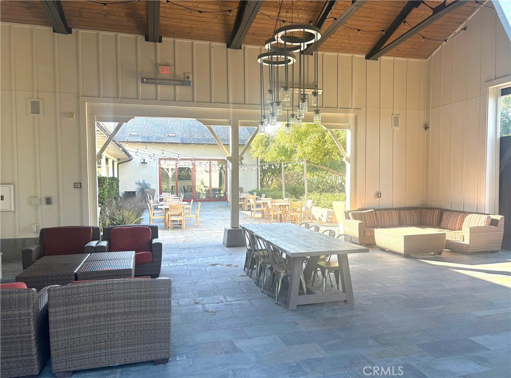 Flora - Residential Lease