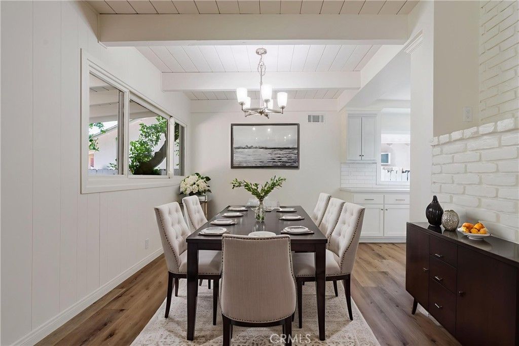Photo of 19834 Gresham Street, Northridge, CA 91324 (MLS # SR25181935)