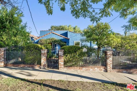 Photo of 646 N Dillon Street, Los Angeles, CA 90026 (MLS # 25623577)