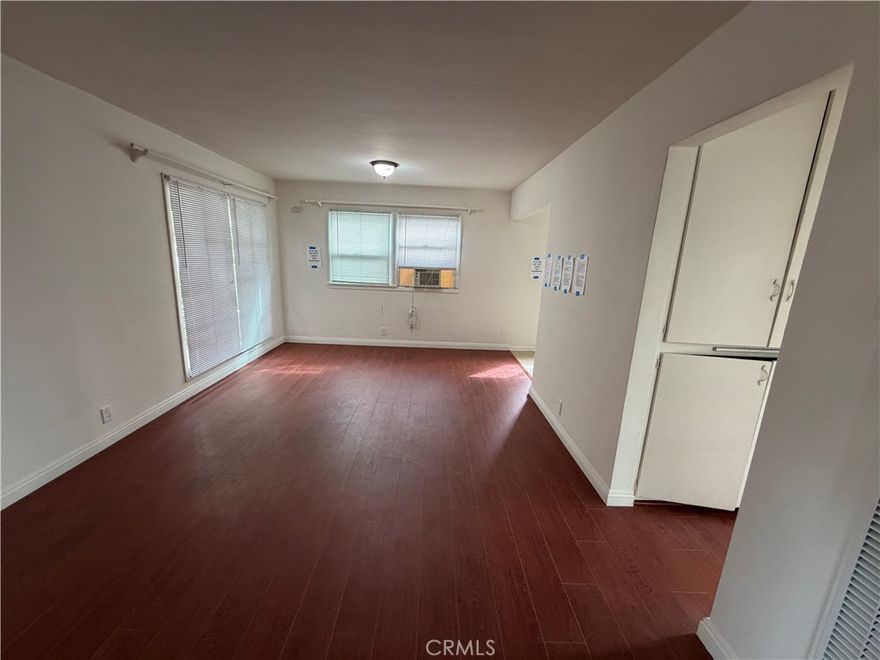 Clean and well-kept 2BR/1BA apartment in a convenient Arcadia pocket close to markets, dining, parks, and major corridors. The home offers a practical floor plan with a comfortable living area, an efficient kitchen, and two well-proportioned bedrooms. Neutral finishes and easy-care surfaces keep day-to-day living simple, and multiple windows bring in nice natural light throughout the day. Owner will provide a new stove at move-in.