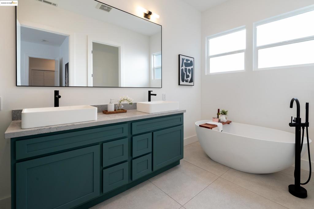 GOLDEN GATE - Residential