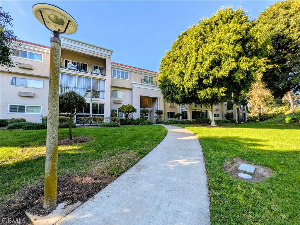 5499 Paseo Del Lago W 3C