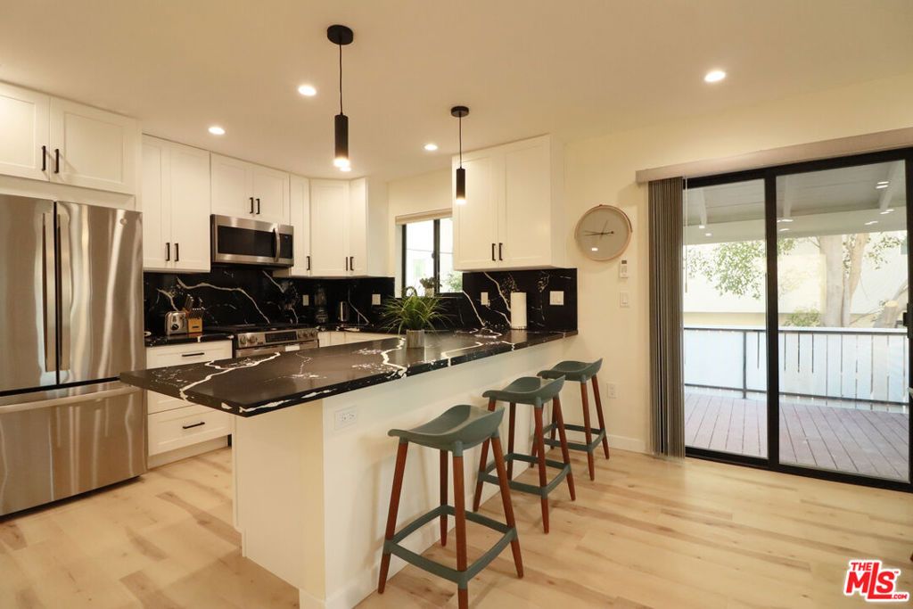Photo of 918 N San Vicente Boulevard #D, West Hollywood, CA 90069 (MLS # 26733787)