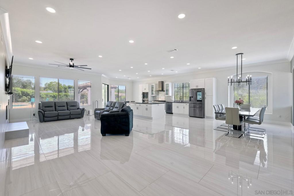 3724 Cedar Vale
