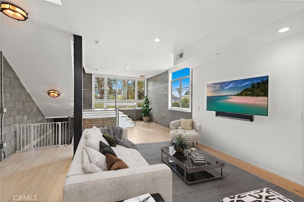 Photo of 4151 Redwood Avenue #106, Los Angeles, CA 90066 (MLS # LG25129476)