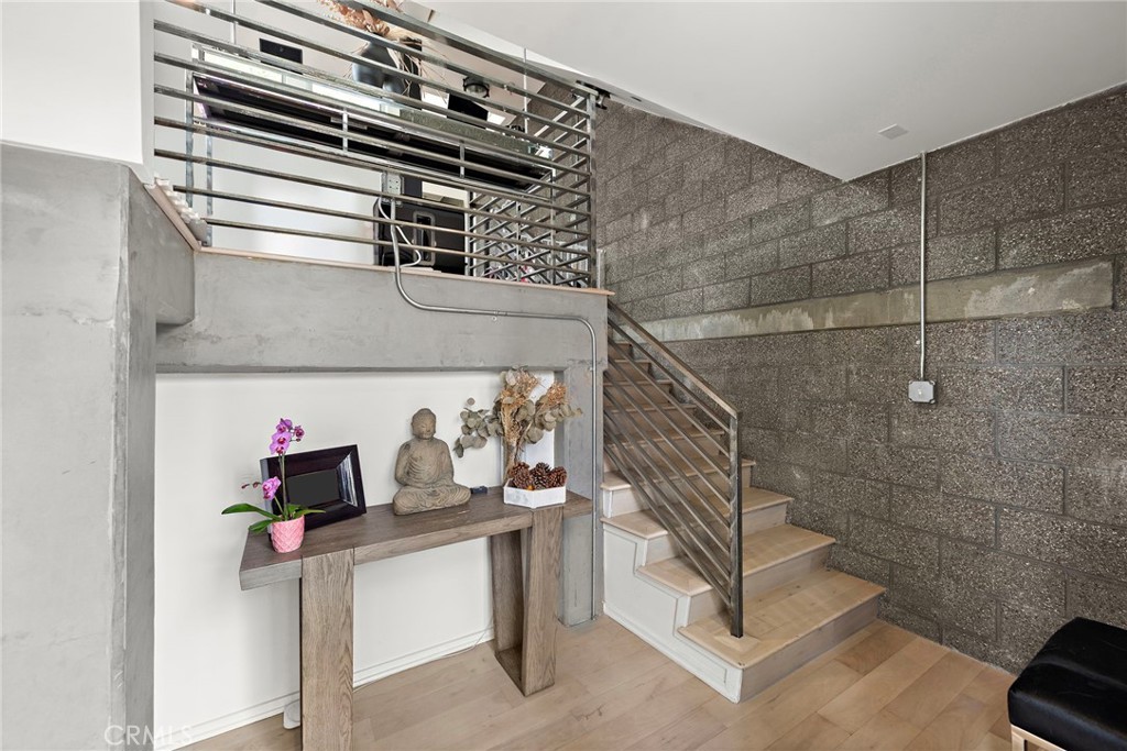 4151 Redwood Avenue 106