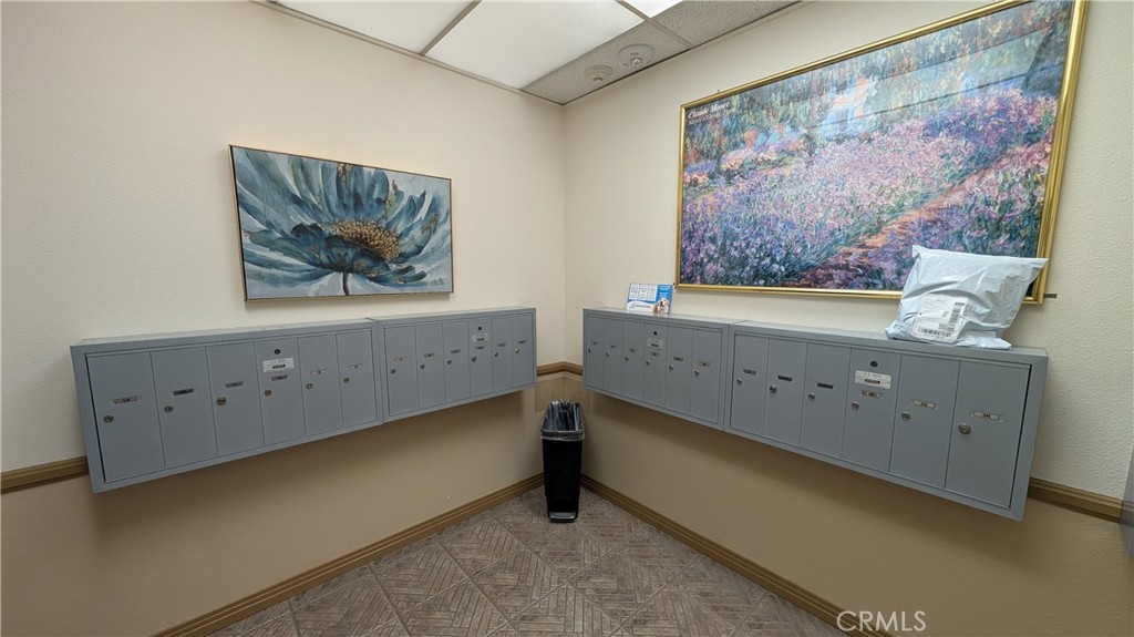 2385 Via Mariposa W 1F