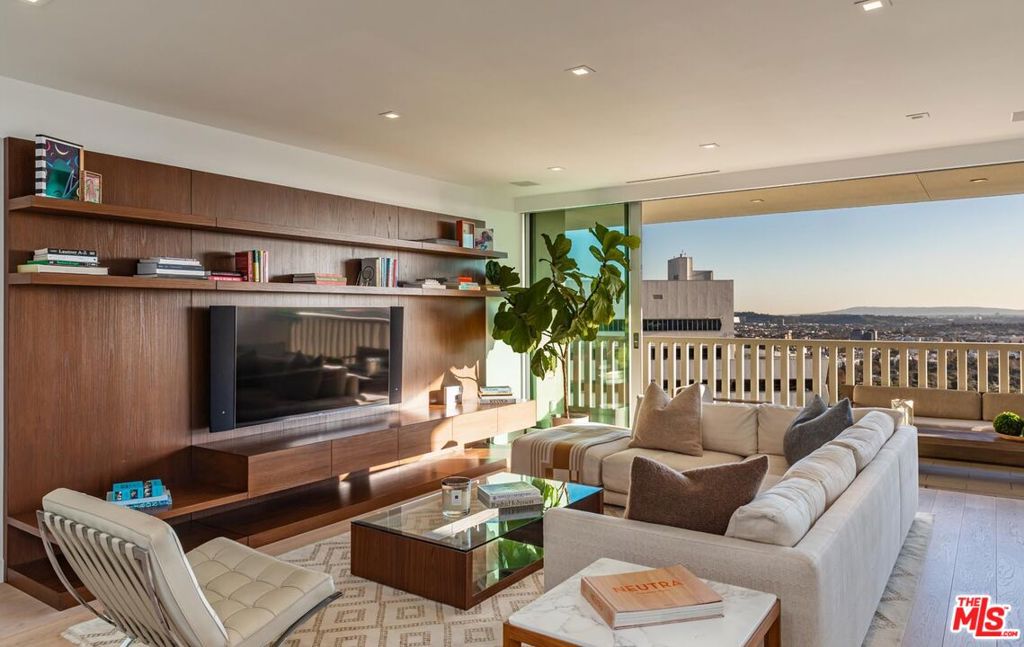 9255 Doheny Road 1204
