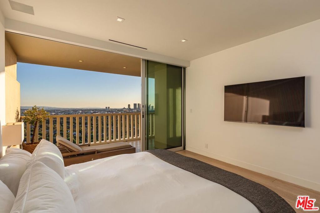 9255 Doheny Road 1204