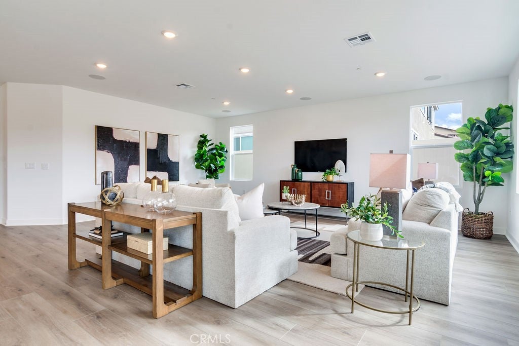 1700 Sandpiper Avenue