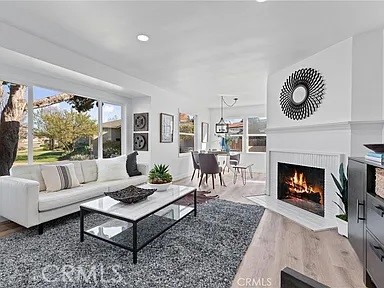 1052 W Palmyra