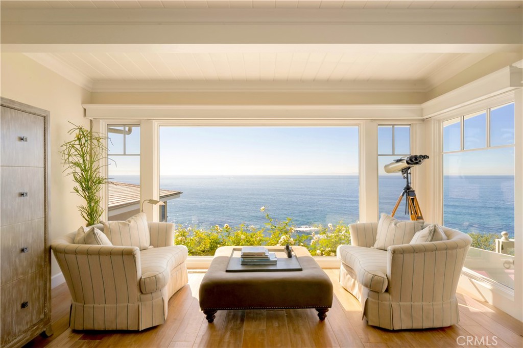 31678 Seacove Drive, Laguna Beach CA 92651 - Photo 14