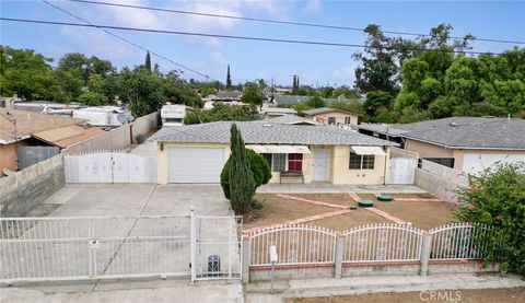 Photo of 16448 Washington Drive, Fontana, CA 92335 (MLS # CV25240128)