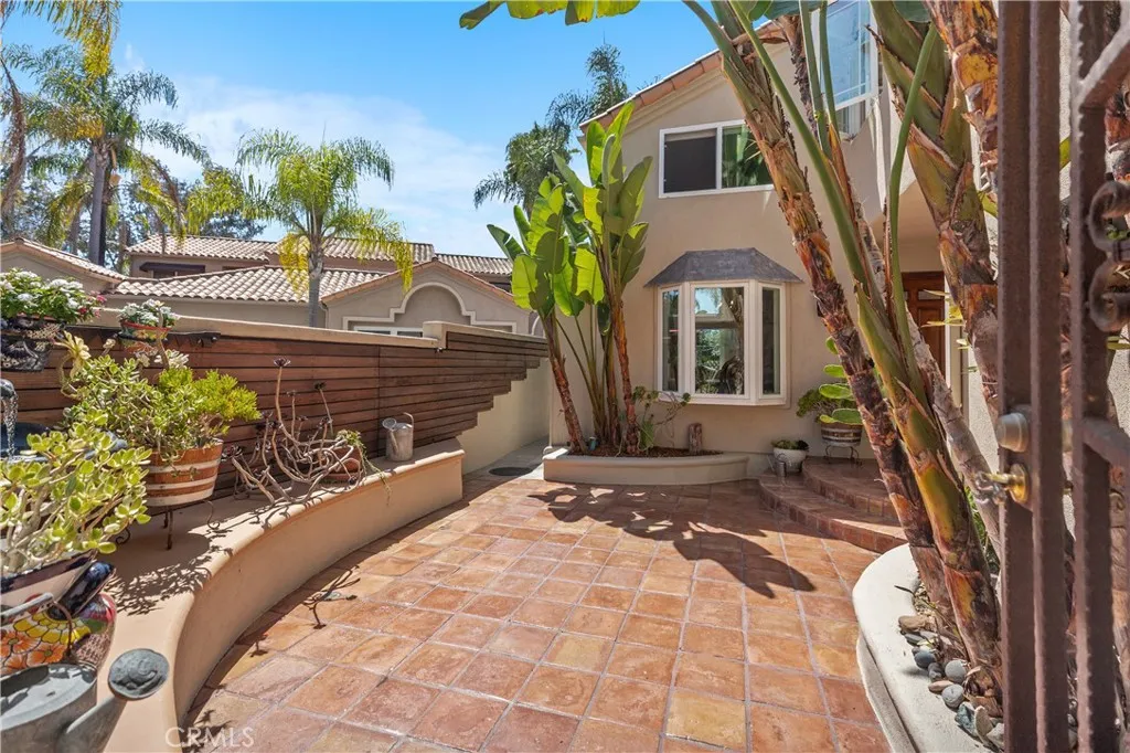 Laguna Niguel, California 92677, United States, 3 Bedrooms Bedrooms, ,3 BathroomsBathrooms,Residential,Pending,183409