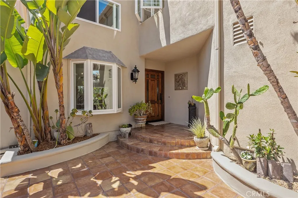 Laguna Niguel, California 92677, United States, 3 Bedrooms Bedrooms, ,3 BathroomsBathrooms,Residential,Pending,183409