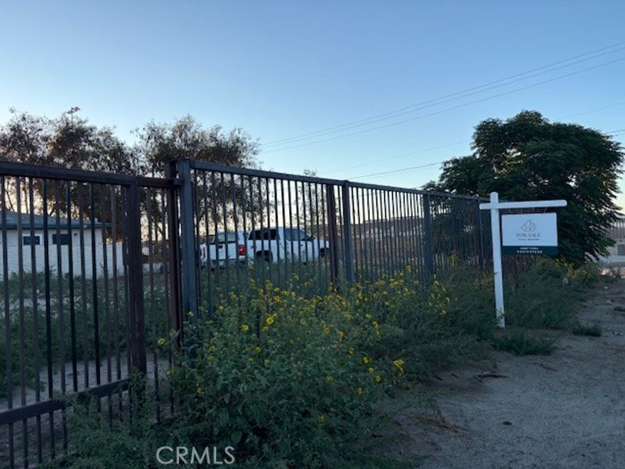 This unique property features two adjacent lots totaling 8,003 sq ft. Zoned for mixed use, it offers incredible versatility form both commercial and residential development. Whether you're looking to establish a business pr build your dream home, this is a fantastic opportunity in a growing area.