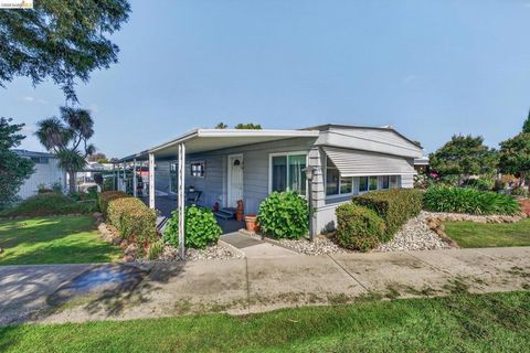Photo of 1057 Peralta Rd Rd, Concord, CA 94520 (MLS # 41133136)