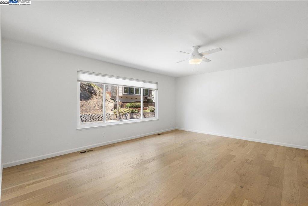 REDWOODHES - Residential Lease