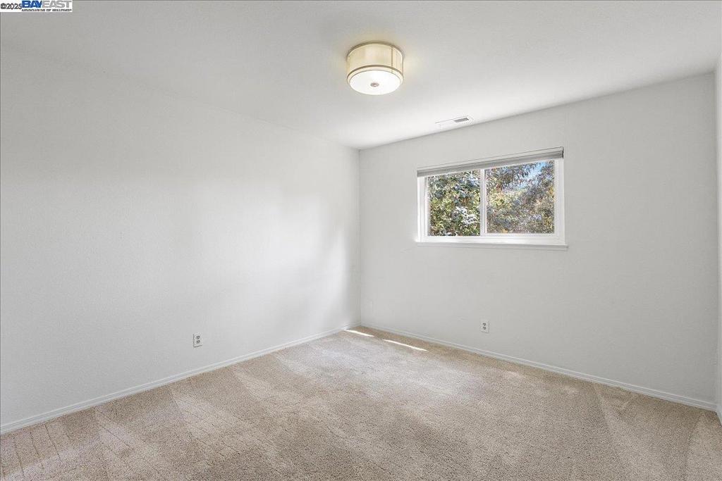 REDWOODHES - Residential Lease