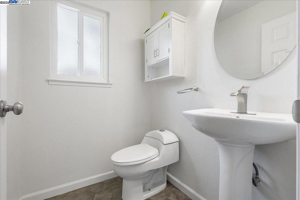 REDWOODHES - Residential Lease