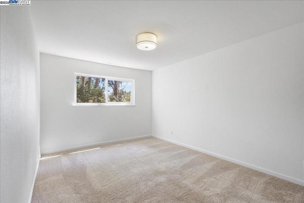 REDWOODHES - Residential Lease