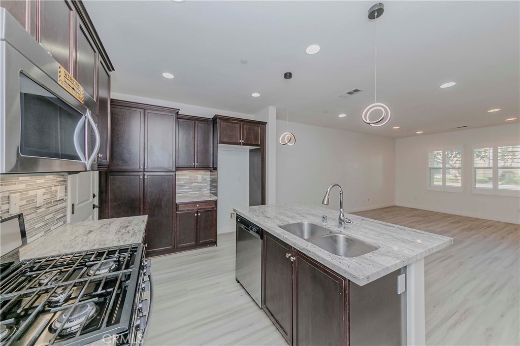 La Floresta - Residential Lease