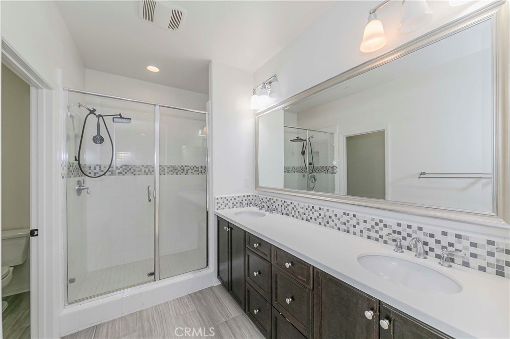 La Floresta - Residential Lease