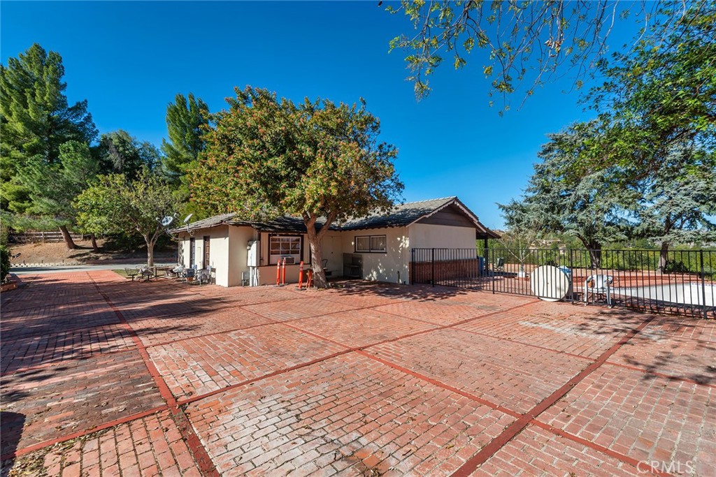 6006 CLEAR VALLEY Road