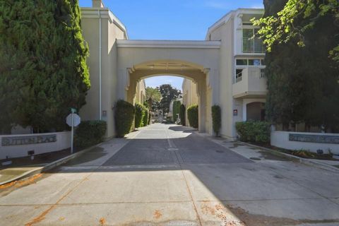 Photo of 334 Dunsmuir Terrace #3, Sunnyvale, CA 94085 (MLS # ML82040210)