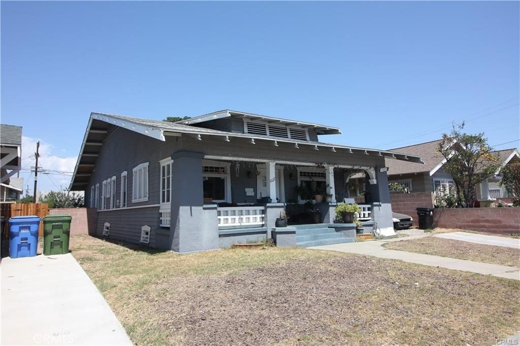 Photo of 1027 W 46th Street, Los Angeles, CA 90037 (MLS # SB25220147)