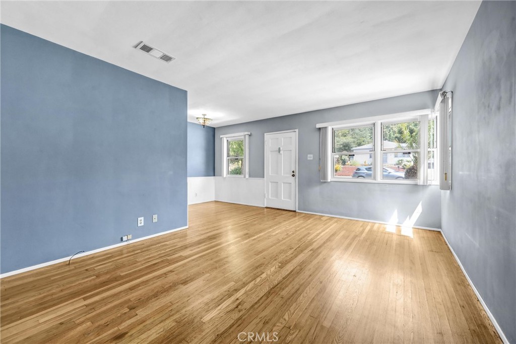 Properties 2 2032 Royal Oaks Drive