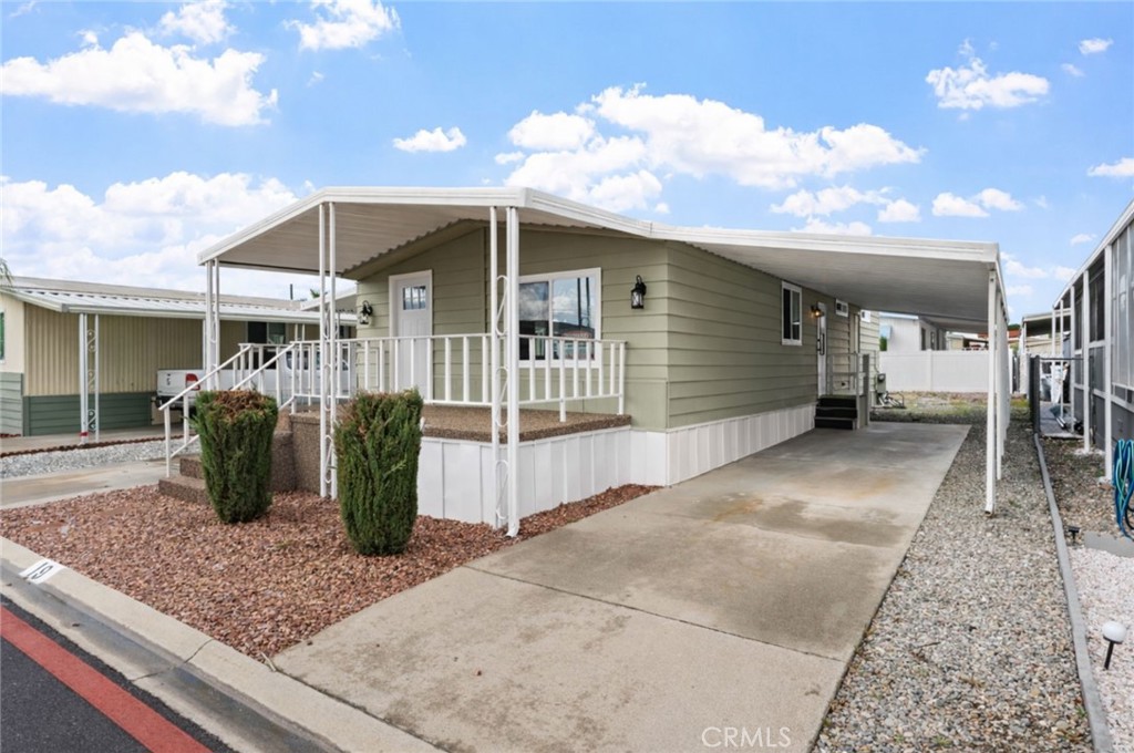 200 W San Bernardino Avenue 19