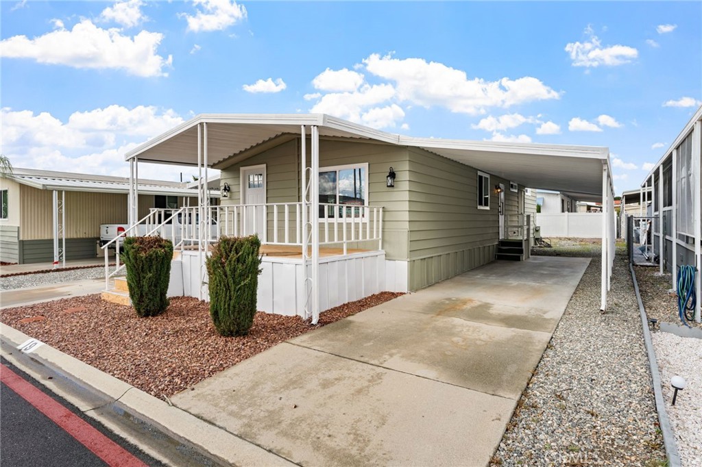 200 W San Bernardino Avenue 19