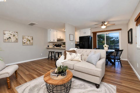 Tiny photo for 157 Nautical Ct CT, Vallejo, CA 94591 (MLS # 41151270)