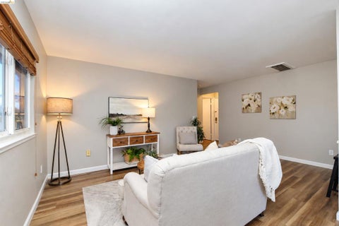 Tiny photo for 157 Nautical Ct CT, Vallejo, CA 94591 (MLS # 41151270)