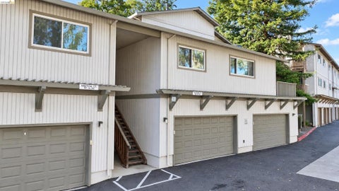 Tiny photo for 157 Nautical Ct CT, Vallejo, CA 94591 (MLS # 41151270)