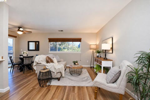 Tiny photo for 157 Nautical Ct CT, Vallejo, CA 94591 (MLS # 41151270)