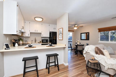 Tiny photo for 157 Nautical Ct CT, Vallejo, CA 94591 (MLS # 41151270)