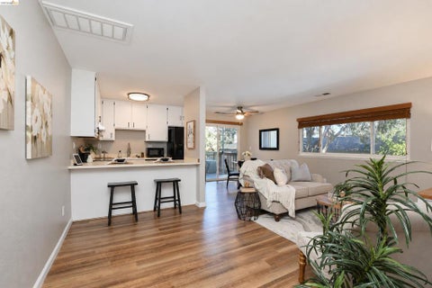 Tiny photo for 157 Nautical Ct CT, Vallejo, CA 94591 (MLS # 41151270)