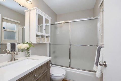 Tiny photo for 157 Nautical Ct CT, Vallejo, CA 94591 (MLS # 41151270)