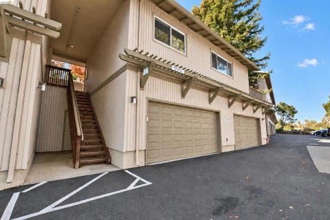 Tiny photo for 157 Nautical Ct CT, Vallejo, CA 94591 (MLS # 41151270)