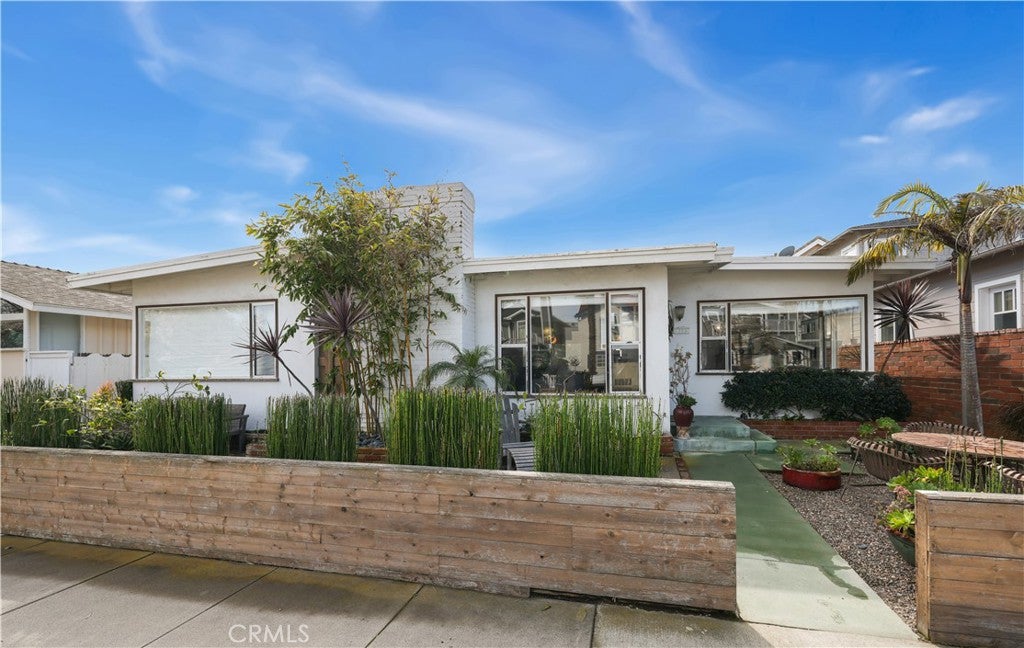 1735 E Ocean BLVD