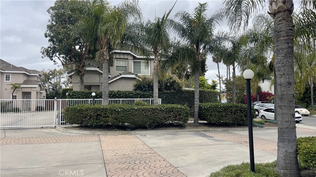 13442 Flower Street 15