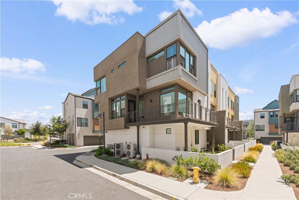 120 Sawbuck, Irvine CA 92618