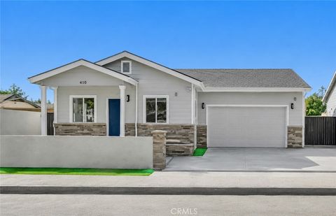 Photo of 610 W Hollyvale Street, Azusa, CA 91739 (MLS # WS26100252)