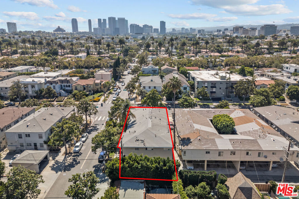Properties 4 272 S Doheny Drive