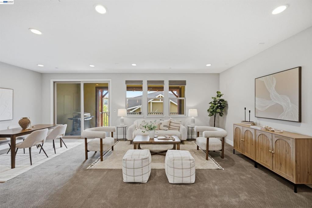 681 Sandalwood Drive 4