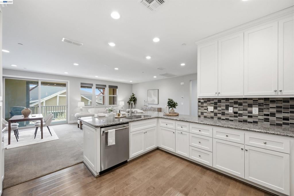 681 Sandalwood Drive 4